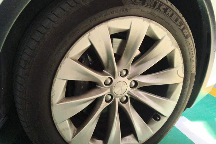 Used Tesla Model X 2017 X 100D Long Range Edition Right Front Wheel Hub
