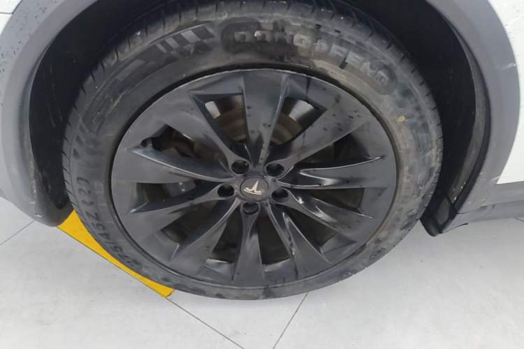 Used Tesla Model X 2017 X 100D Long Range Edition Right Rear Wheel Hub