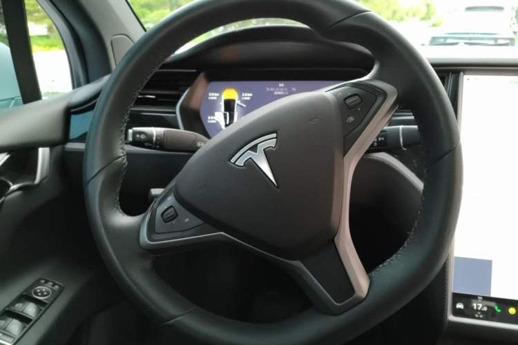 Used Tesla Model X 2017 X 100D Long Range Edition Steering Wheel