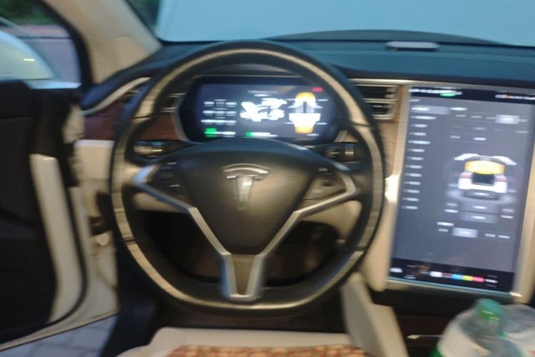 Used Tesla Model X 2017 X 100D Long Range Edition Steering Wheel