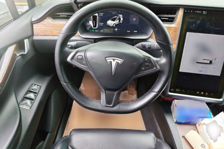 Used Tesla Model X 2017 X 100D Long Range Edition Steering Wheel