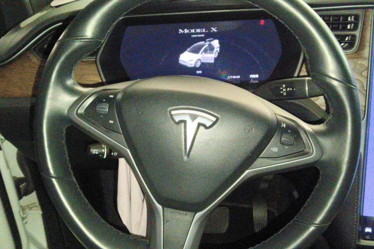 Used Tesla Model X 2017 X 100D Long Range Edition Steering Wheel