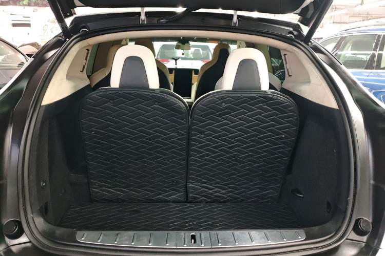 Used Tesla Model X 2017 X 100D Long Range Edition Trunk