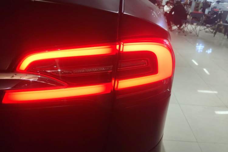 Used Tesla Model X 2019 Long-Range Version Exterior 1