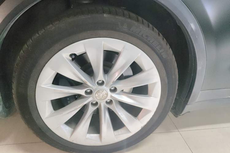 Used Tesla Model X 2019 Long-Range Version Exterior 3