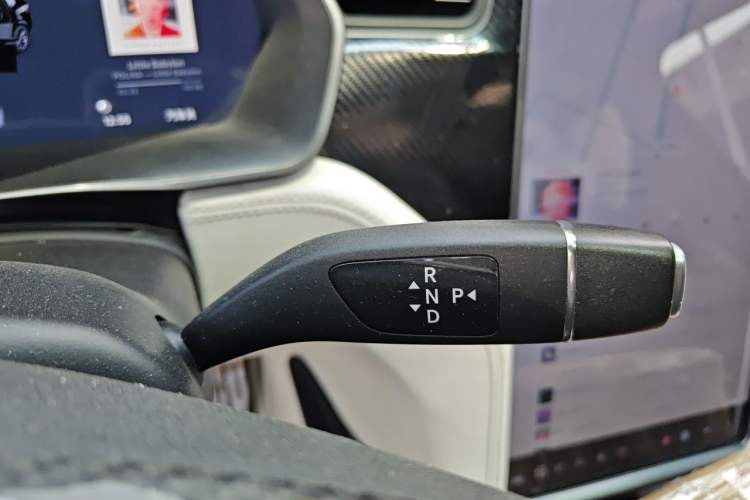 Used Tesla Model X 2019 Performance High-Performance Edition Gear Lever