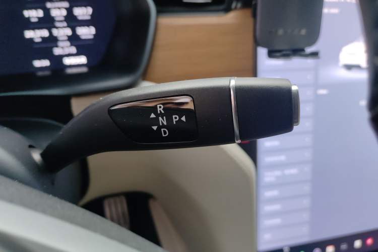 Used Tesla Model X 2019 Performance High-Performance Edition Gear Lever
