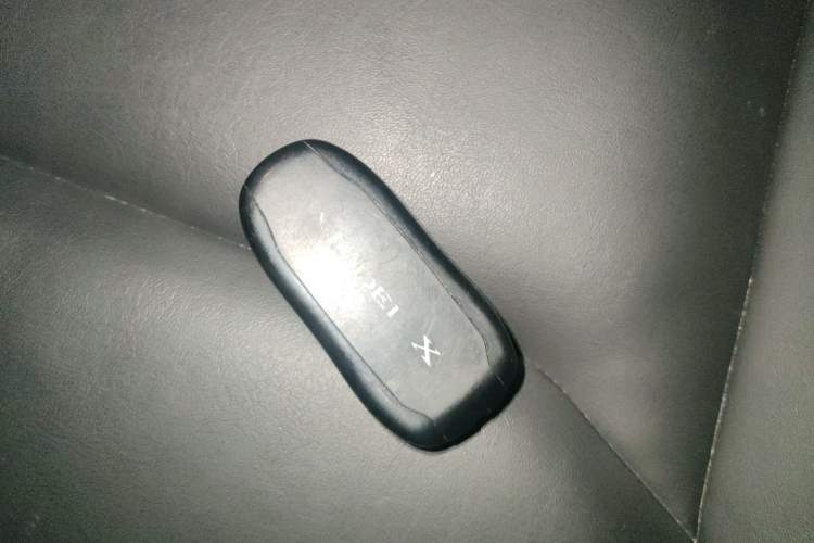 Used Tesla Model X 2019 Long-Range Version Interior 1