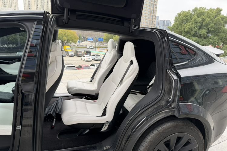 Used Tesla Model X 2019 Long-Range Version Interior 2
