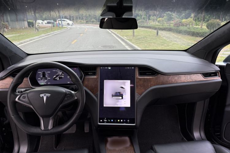 Used Tesla Model X 2019 Long-Range Version Interior 3