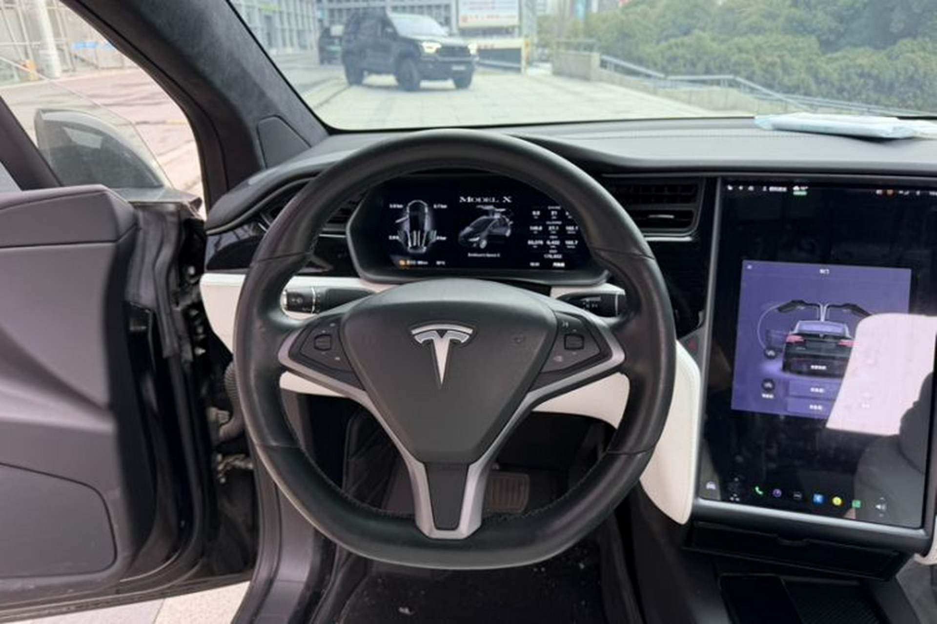 Used Tesla Model X 2019 Long-Range Version Interior 3
