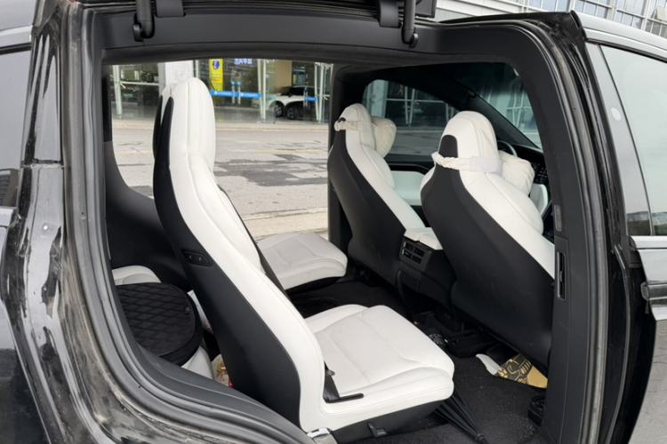 Used Tesla Model X 2019 Long-Range Version Interior 5