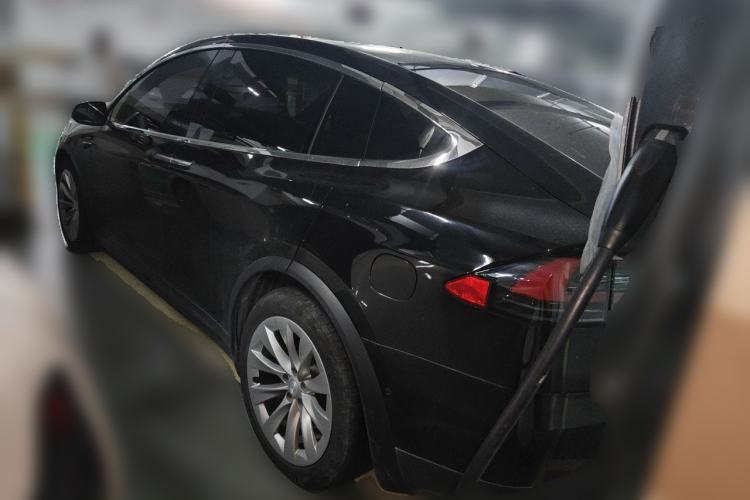 Used Tesla Model X 2019 Long-Range Version Rear Left 45 Deg