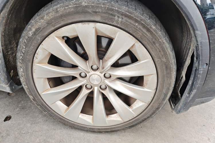 Used Tesla Model X 2019 Standard Range Version Right Front Wheel Hub