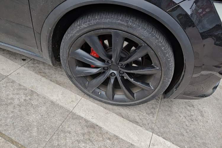 Used Tesla Model X 2019 Performance High-Performance Edition Right Front Wheel Hub