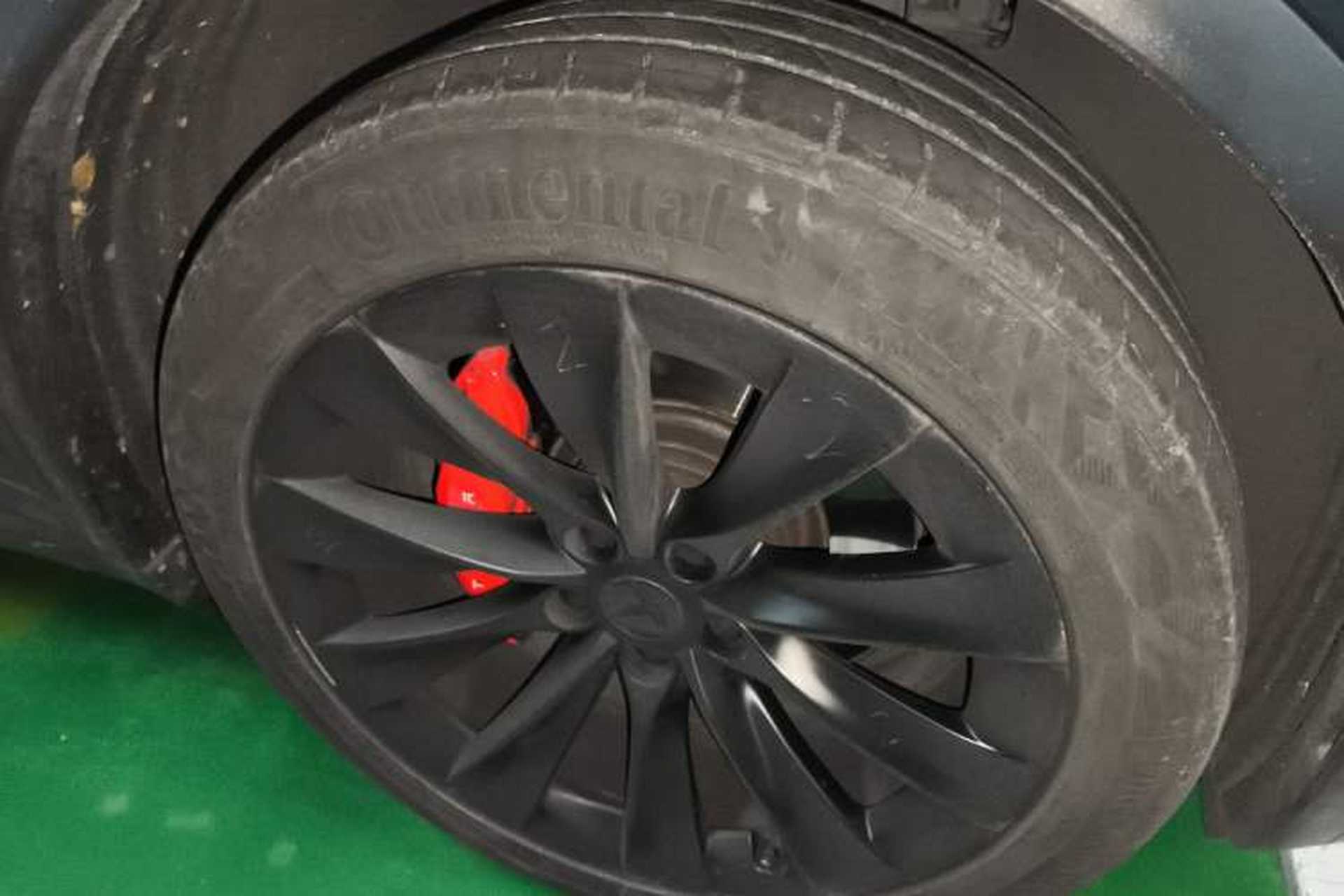 Used Tesla Model X 2019 Long-Range Version Right Front Wheel Hub