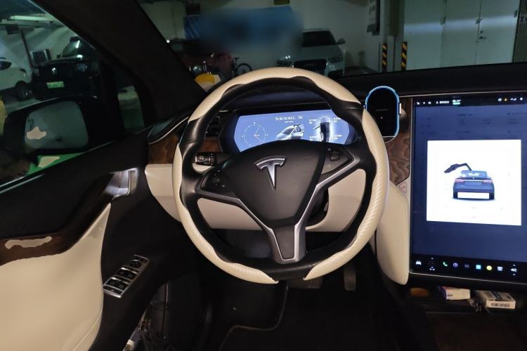 Used Tesla Model X 2019 Long-Range Version Steering Wheel