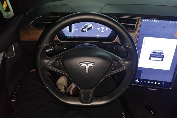Used Tesla Model X 2019 Long-Range Version Steering Wheel