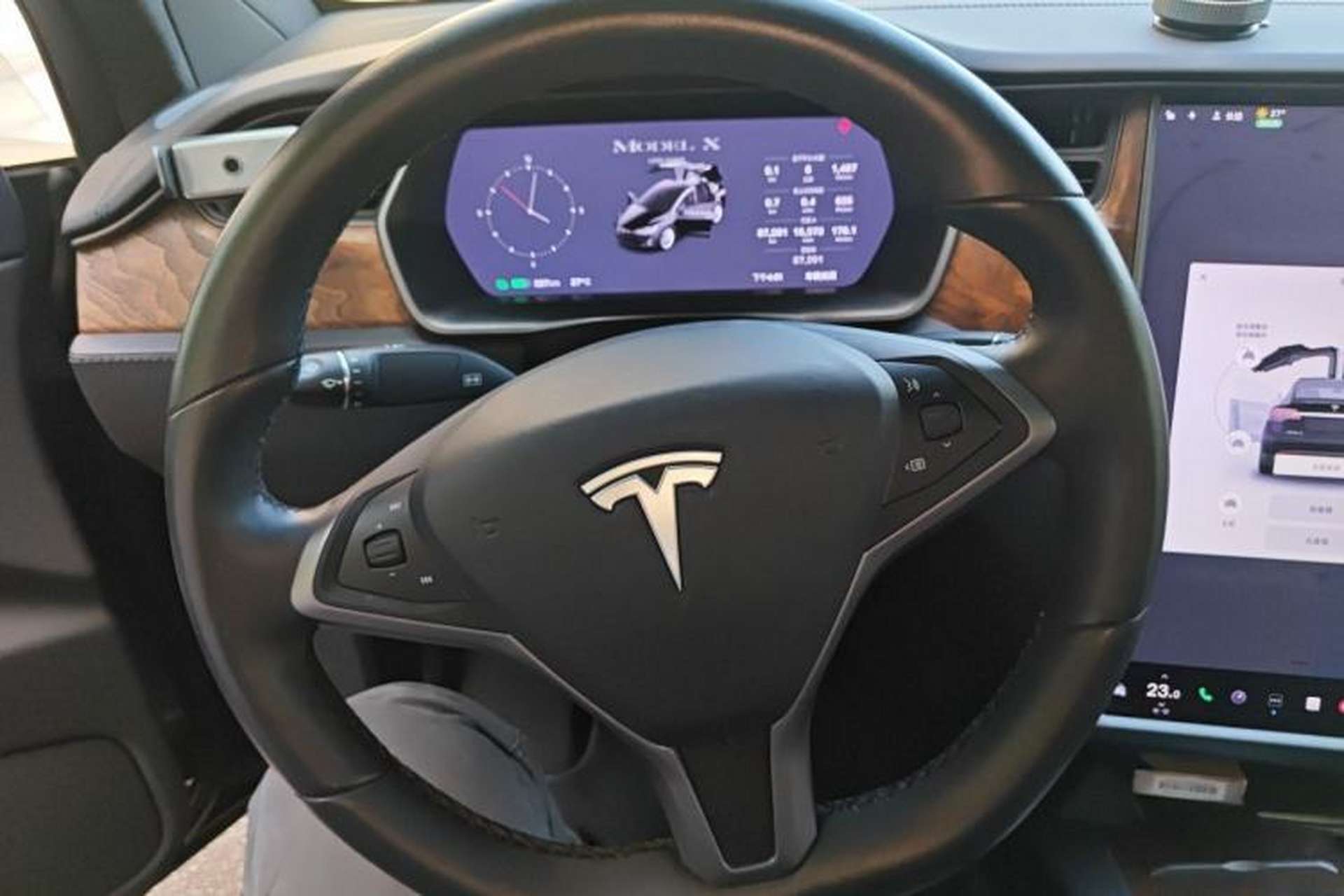Used Tesla Model X 2019 Long-Range Version Steering Wheel