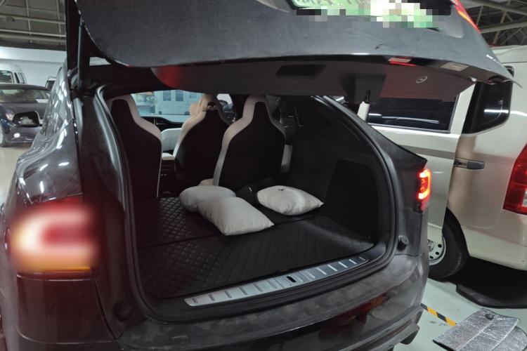 Used Tesla Model X 2019 Long-Range Version Trunk