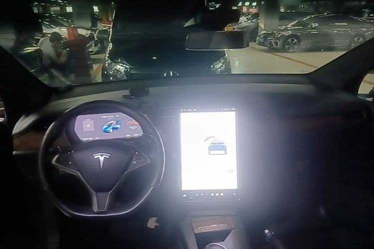 Used Tesla Model X 2019 Long-Range Version Center Console