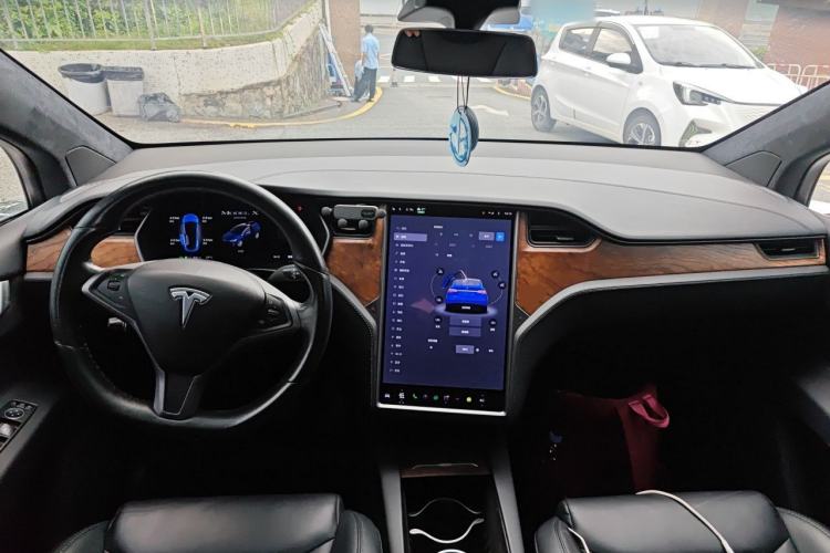 Used Tesla Model X 2019 Long-Range Version Center Console