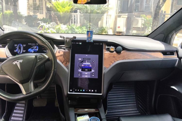Used Tesla Model X 2019 Long-Range Version Center Console
