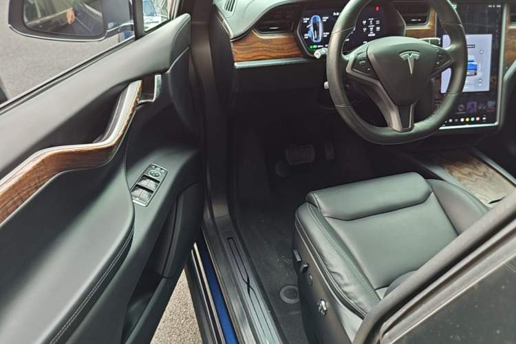 Used Tesla Model X 2019 Long-Range Version Driver Seat