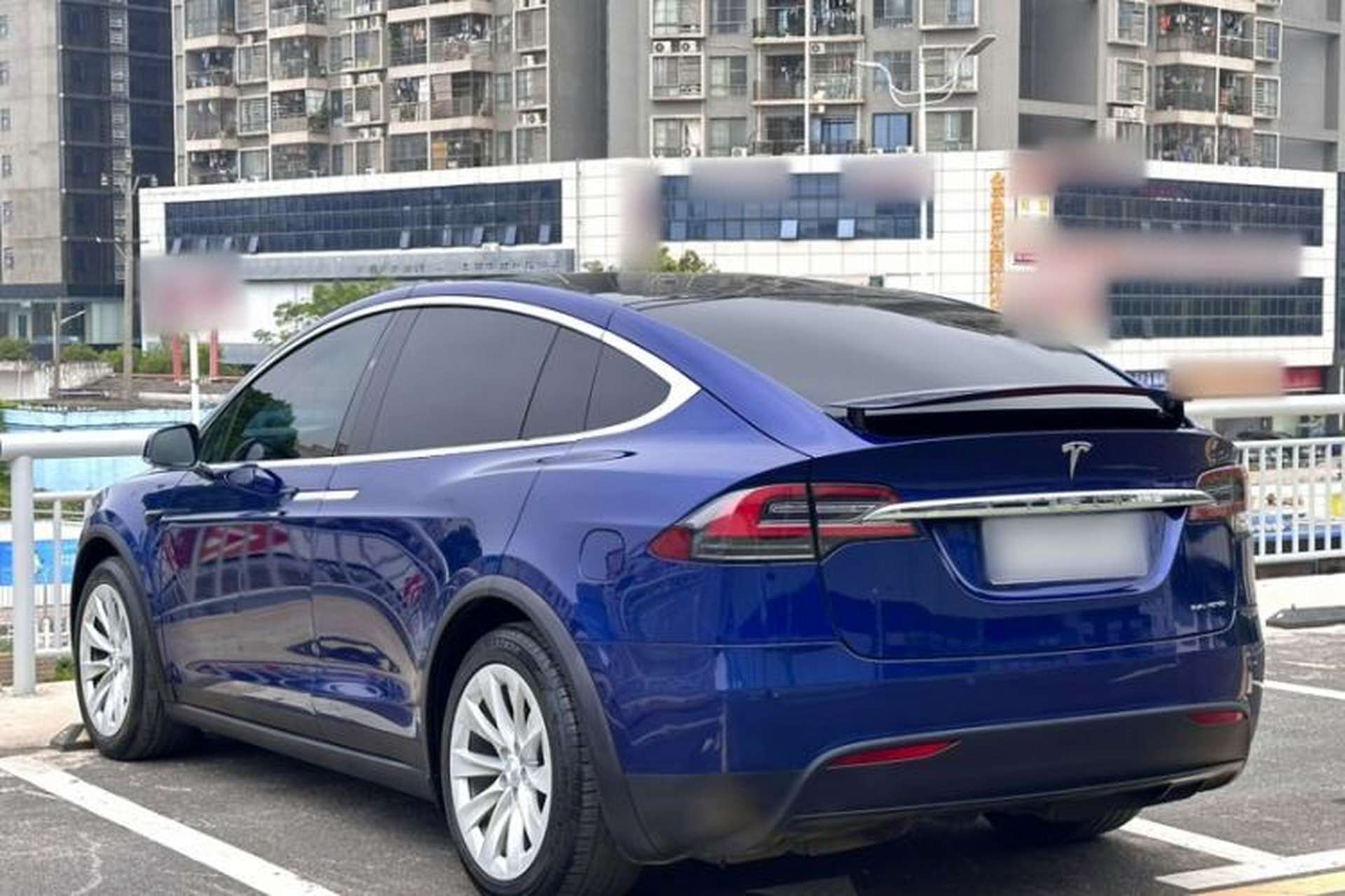 Used Tesla Model X 2019 Long-Range Version Exterior 10