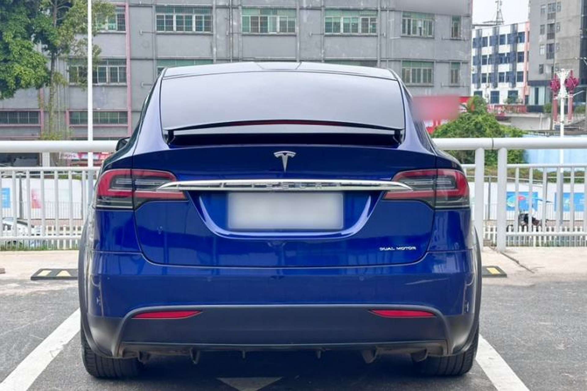 Used Tesla Model X 2019 Long-Range Version Exterior 11