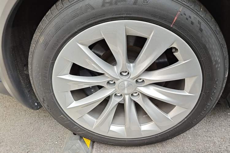 Used Tesla Model X 2019 Long-Range Version Exterior 2