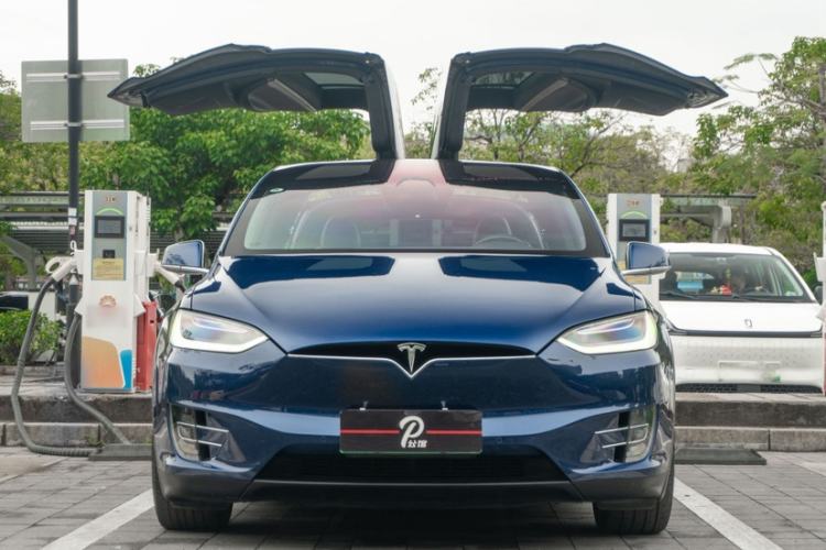 Used Tesla Model X 2019 Long-Range Version Exterior 2