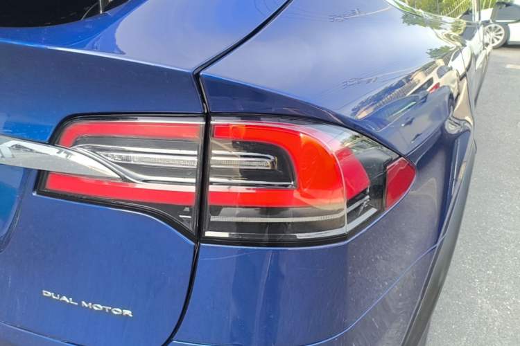 Used Tesla Model X 2019 Long-Range Version Exterior 3