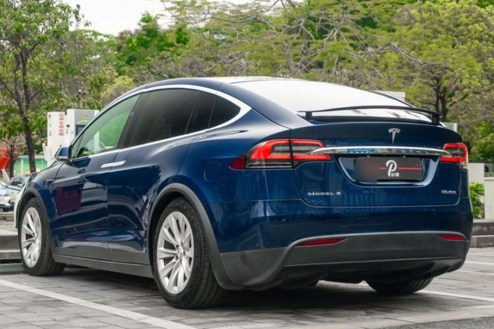 Used Tesla Model X 2019 Long-Range Version Exterior 3