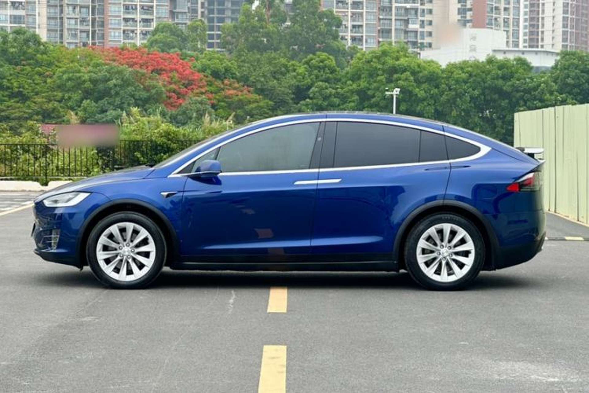 Used Tesla Model X 2019 Long-Range Version Exterior 5