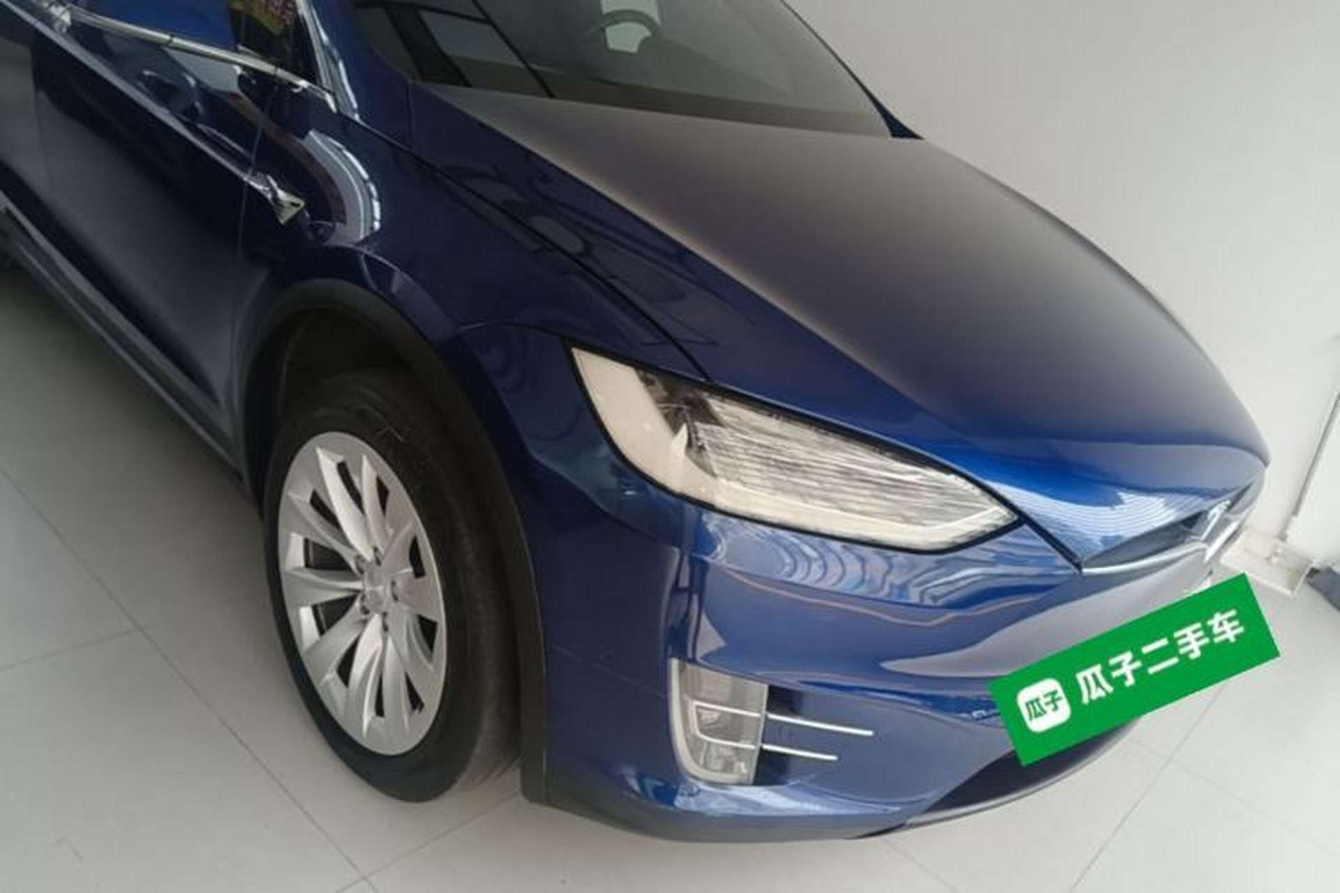 Used Tesla Model X 2019 Long-Range Version Front Right 45 Deg