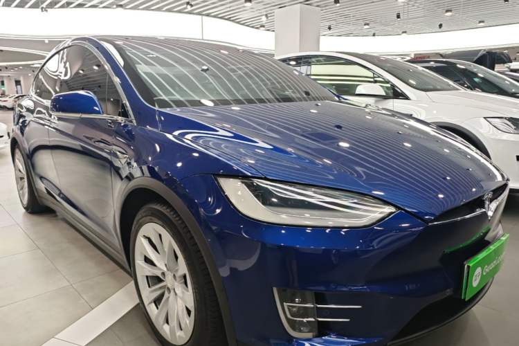 Used Tesla Model X 2019 Long-Range Version Front Right 45 Deg