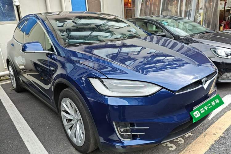 Used Tesla Model X 2019 Long-Range Version Front Right 45 Deg