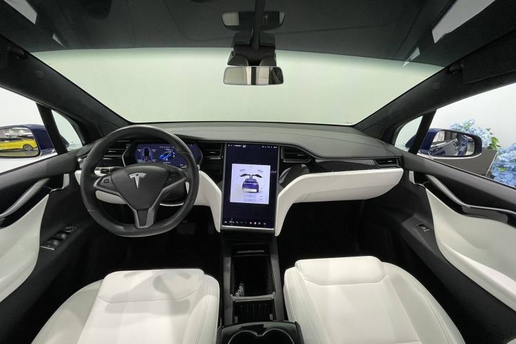 Used Tesla Model X 2019 Long-Range Version Interior 1