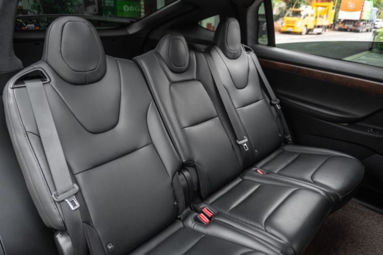 Used Tesla Model X 2019 Long-Range Version Interior 1