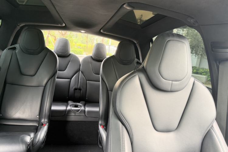 Used Tesla Model X 2019 Long-Range Version Interior 11