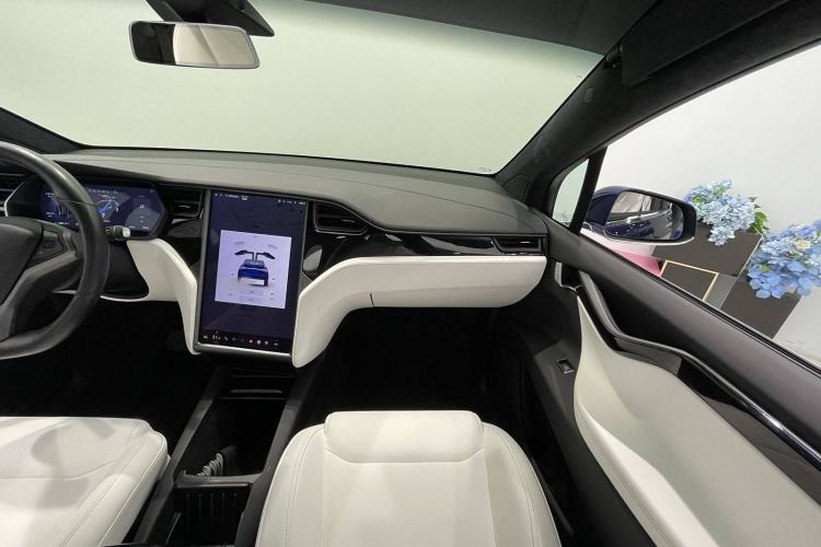 Used Tesla Model X 2019 Long-Range Version Interior 2