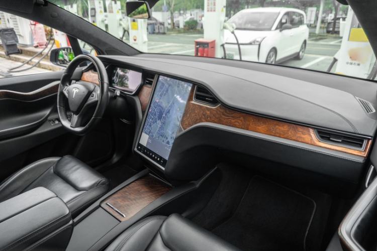 Used Tesla Model X 2019 Long-Range Version Interior 2
