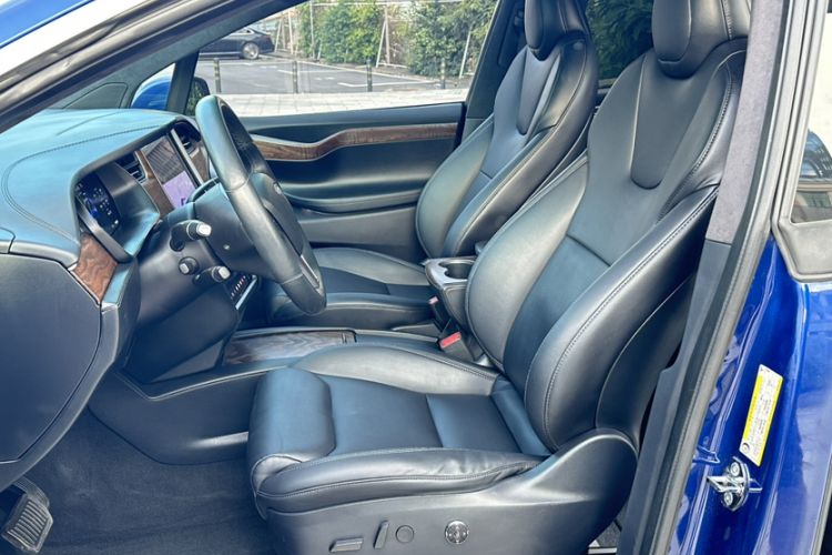 Used Tesla Model X 2019 Long-Range Version Interior 3