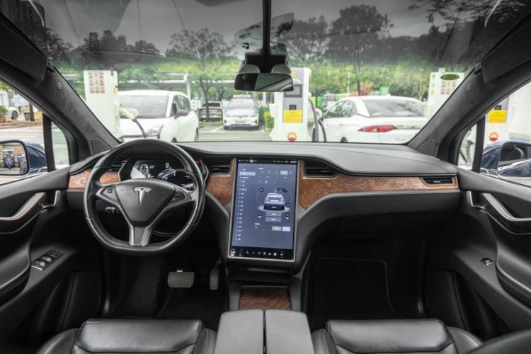 Used Tesla Model X 2019 Long-Range Version Interior 3