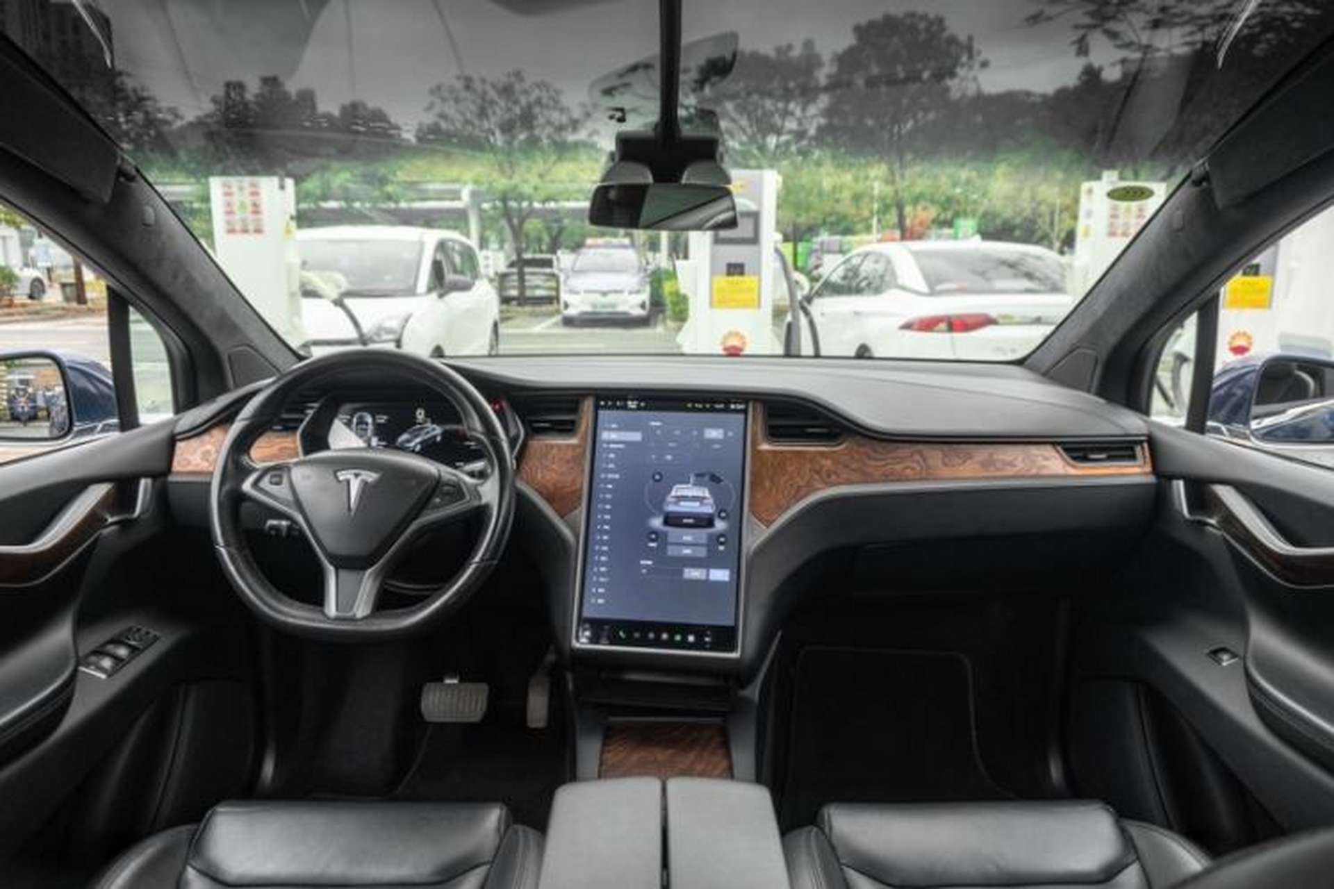 Used Tesla Model X 2019 Long-Range Version Interior 3