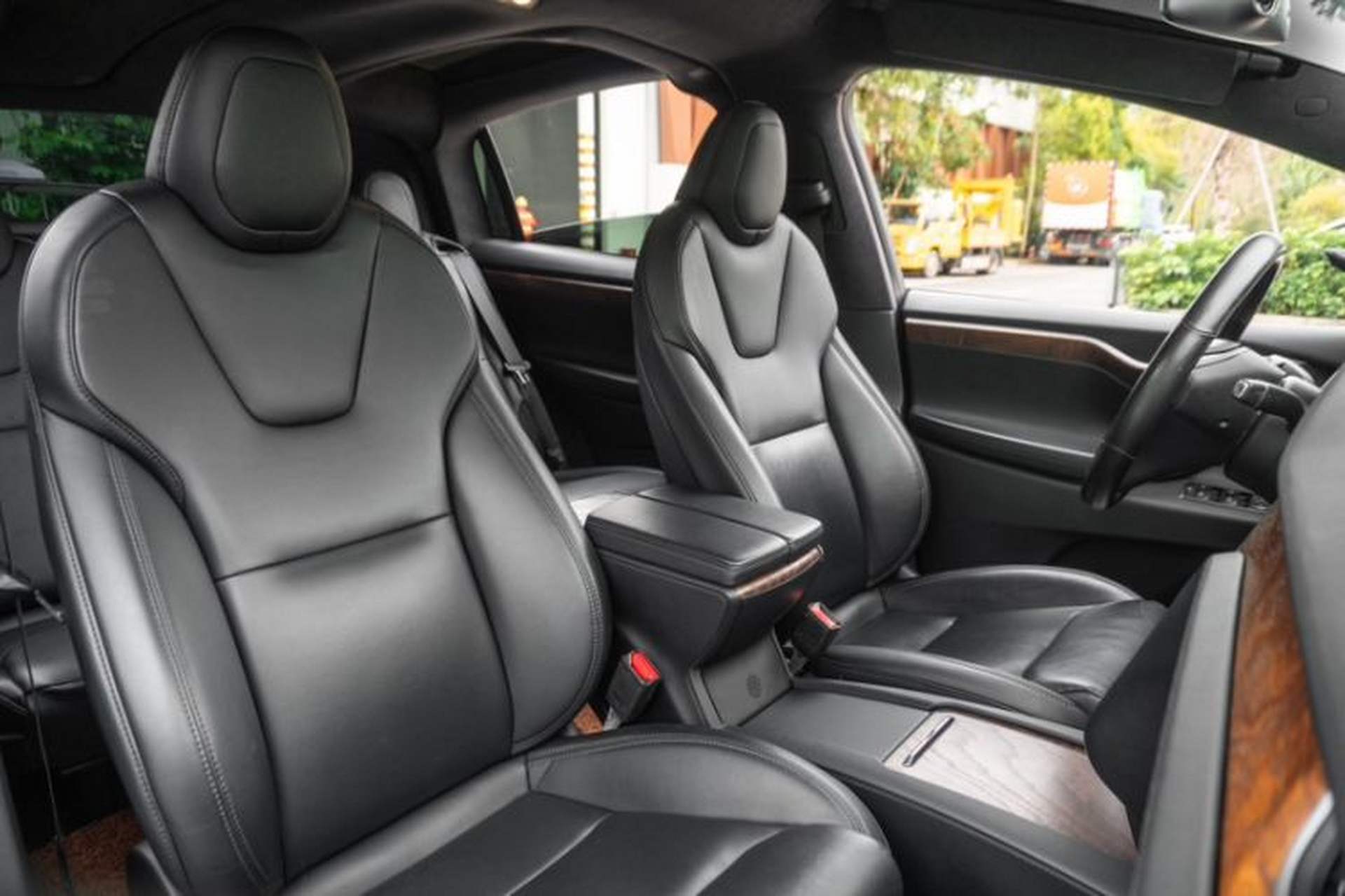 Used Tesla Model X 2019 Long-Range Version Interior 4