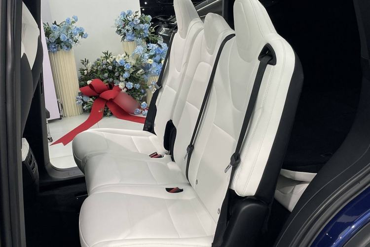 Used Tesla Model X 2019 Long-Range Version Interior 5