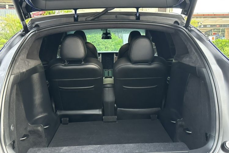 Used Tesla Model X 2019 Long-Range Version Interior 5