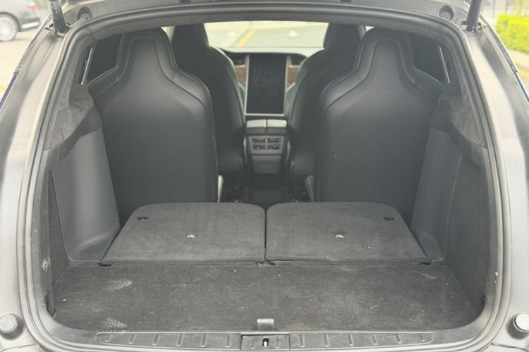 Used Tesla Model X 2019 Long-Range Version Interior 7